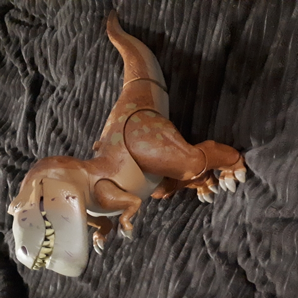 Disney Pixar The Good Dinosaur Deluxe Animated Talking Butch - Picture 1 of 9